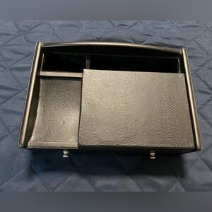 Black Gunthermele men’s jewelry/valet box.